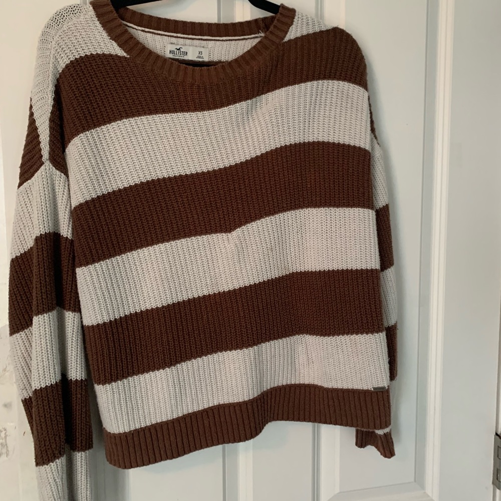 Brown and white striped knit Hollister long sleeve top ~ XS but fits like medium